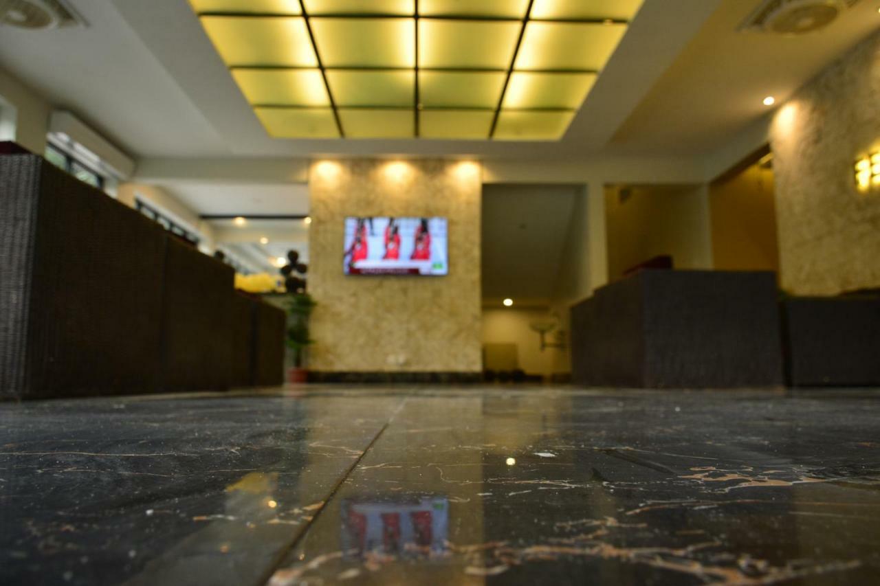 La Orilla Hotel Muzaffarabad Ngoại thất bức ảnh